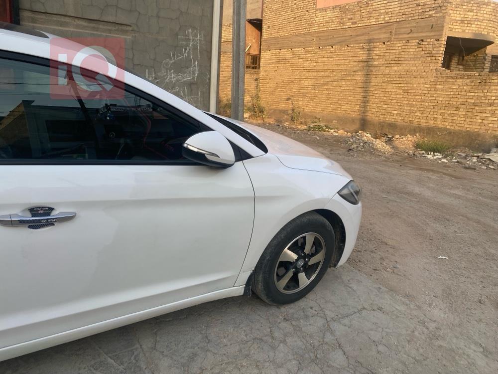 هیوندای ئەلەنترا